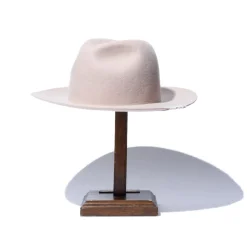 H.W. Dog Travellers Hat Ivory